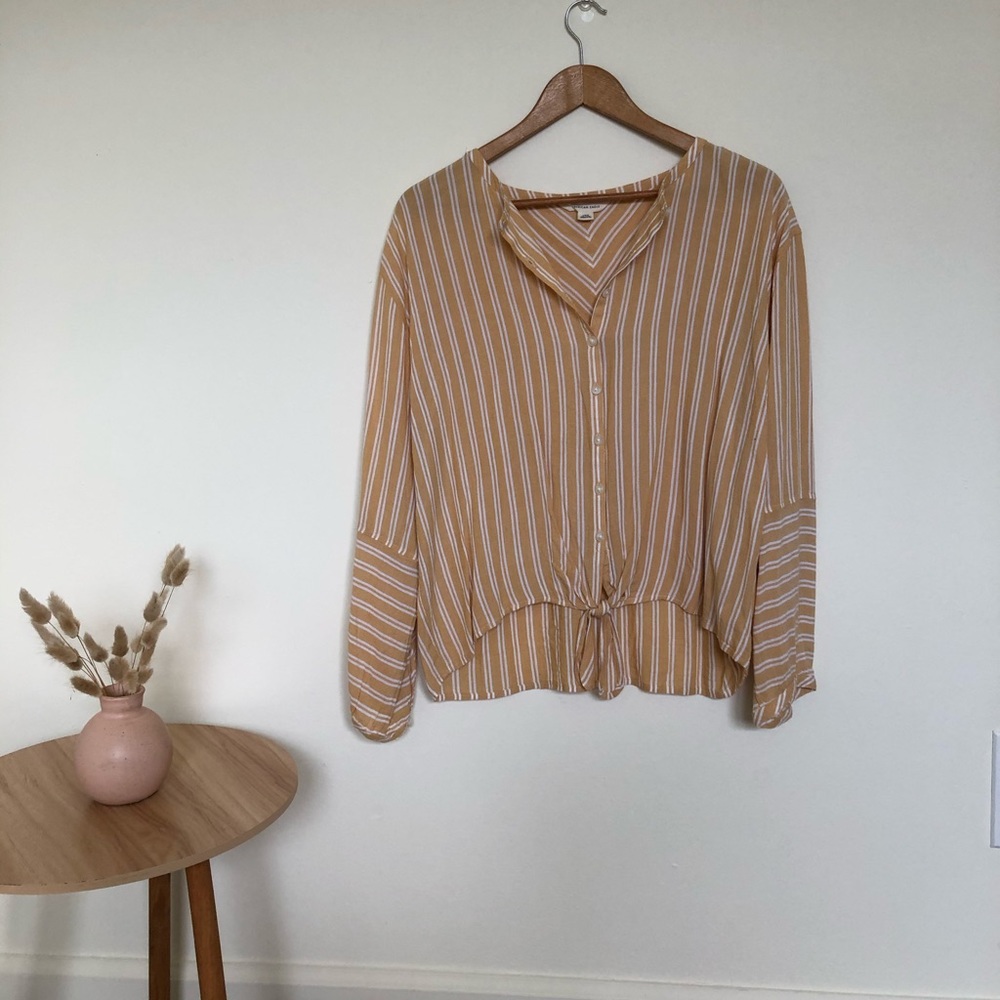Summery American Eagle Button Down